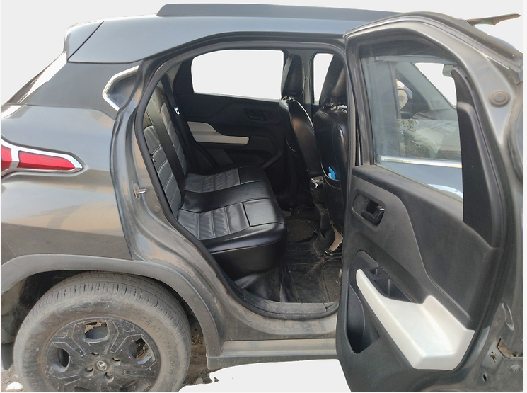 2022 Tata PUNCH ACCOMPLISHED MT, Petrol, Manual, 30,743 km, interior