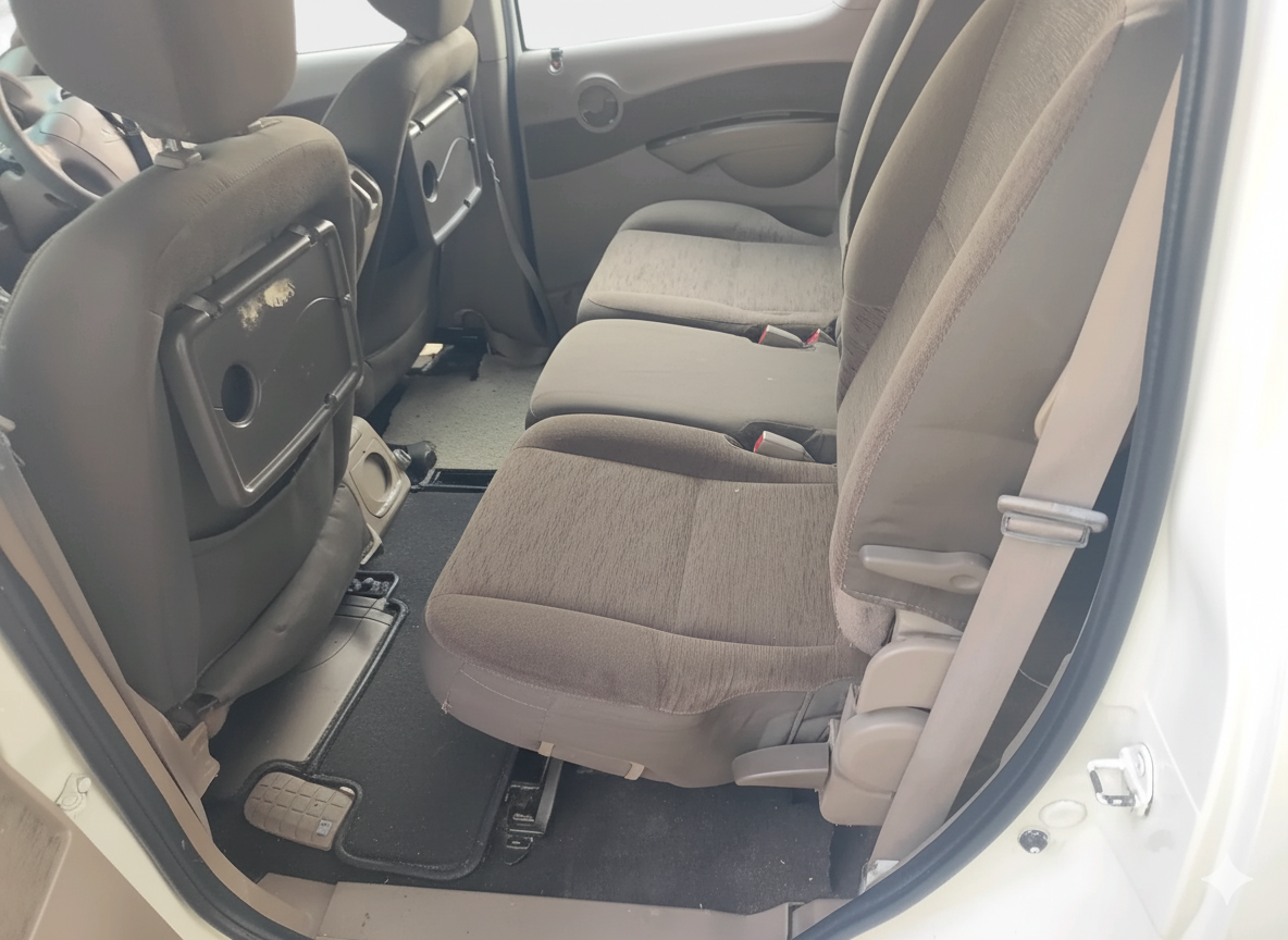 2011 Mahindra Xylo E8 ABS AIRBAG BS-III, Diesel, Manual, 1,42,378 km, interior