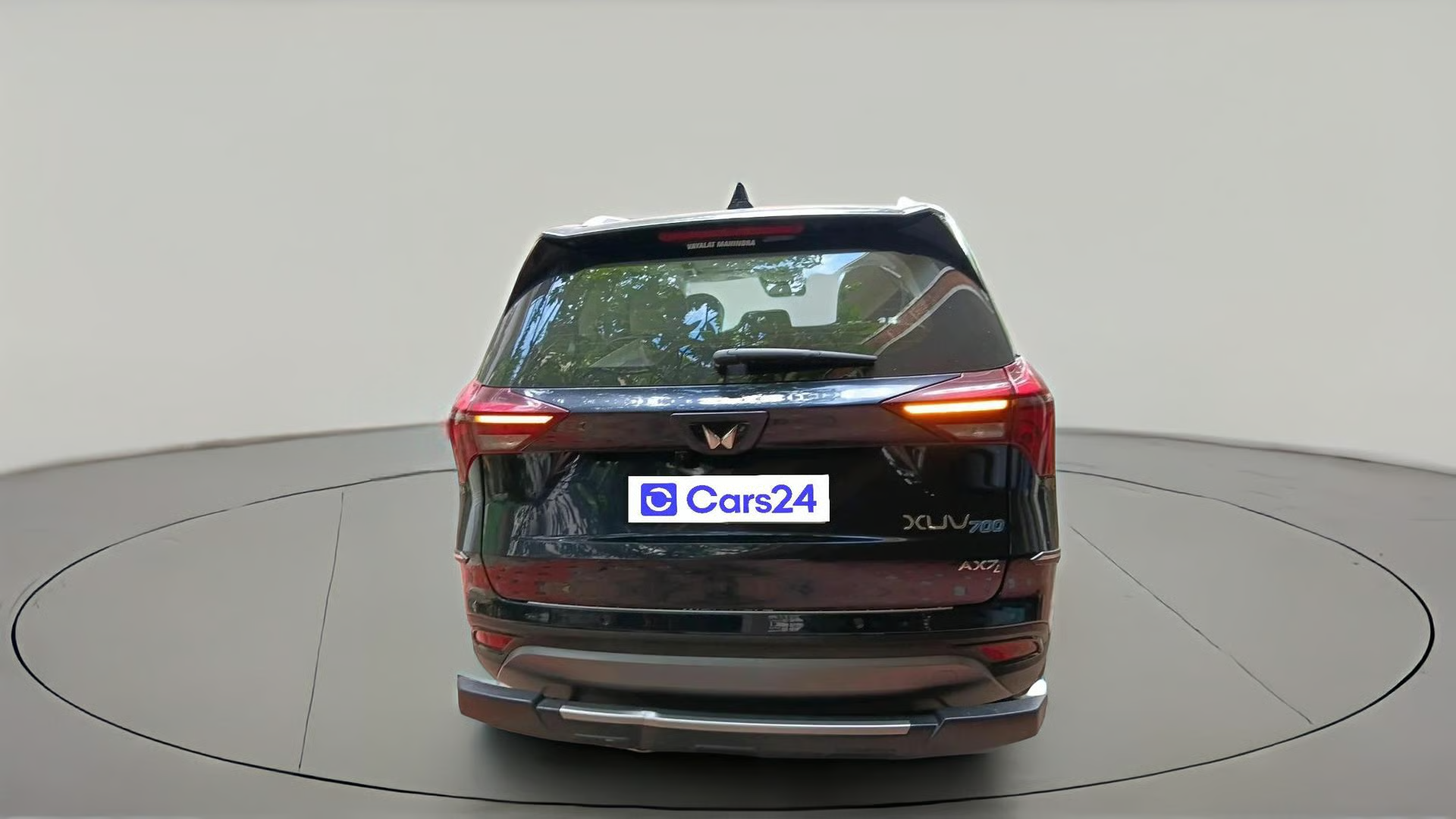 2022 Mahindra XUV700 AX 7 LUXURY P AT 7 STR, Petrol, Automatic, 23,078 km, exterior