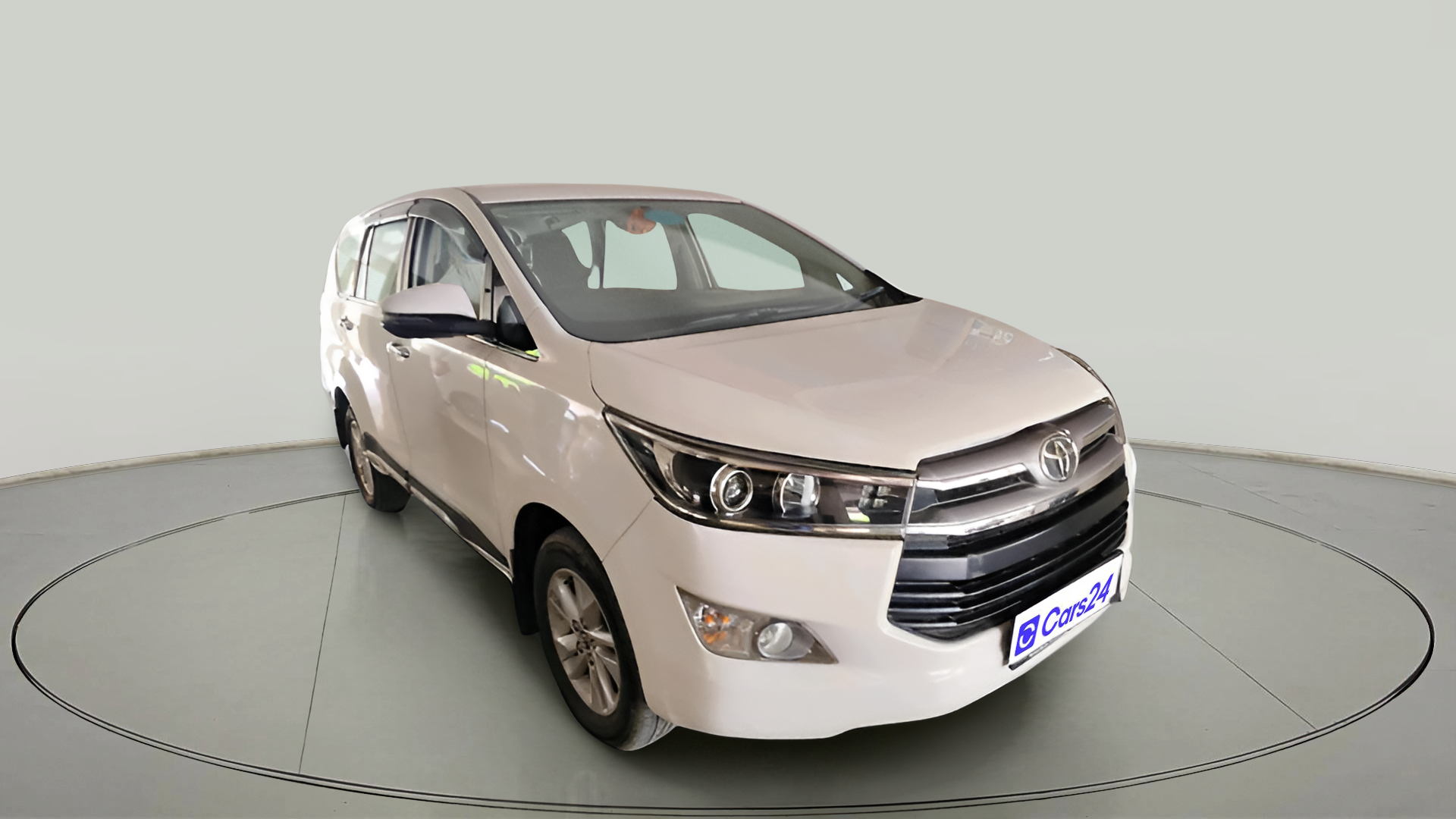 2018 Toyota Innova Crysta 2.4 VX 8 STR, Diesel, Manual, 1,65,223 km, exterior