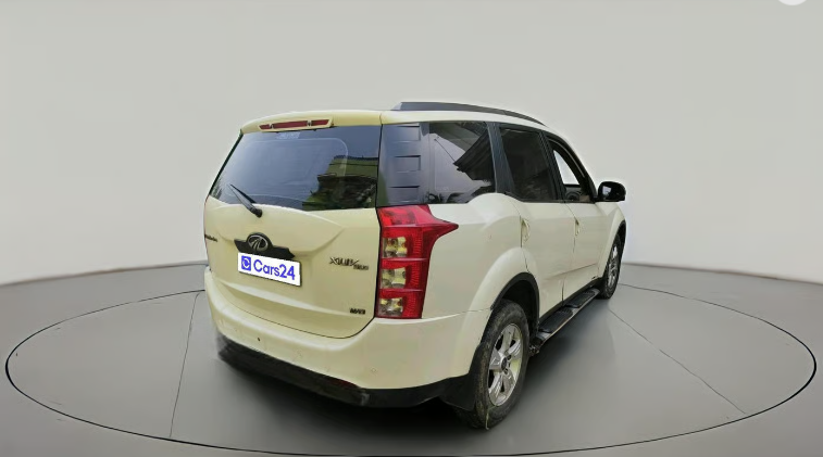 2015 Mahindra XUV500 W8, Diesel, Manual, 70,568 km, exterior