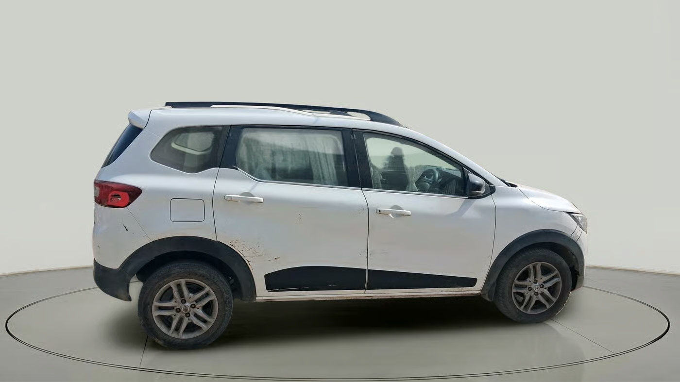 2021 Renault TRIBER RXZ, Petrol, Manual, 70,571 km, exterior