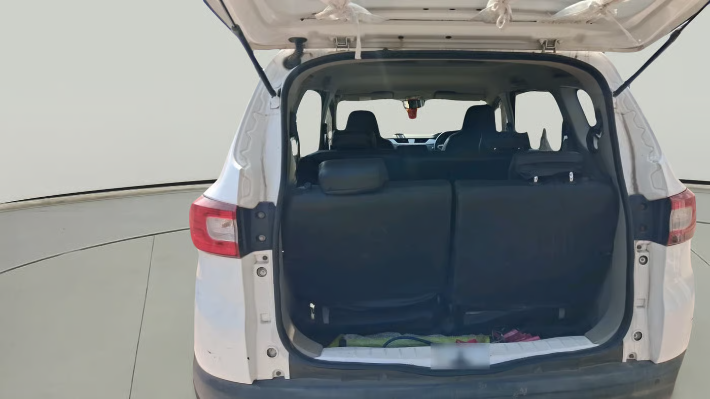 2021 Renault TRIBER RXZ, Petrol, Manual, 70,571 km, exterior