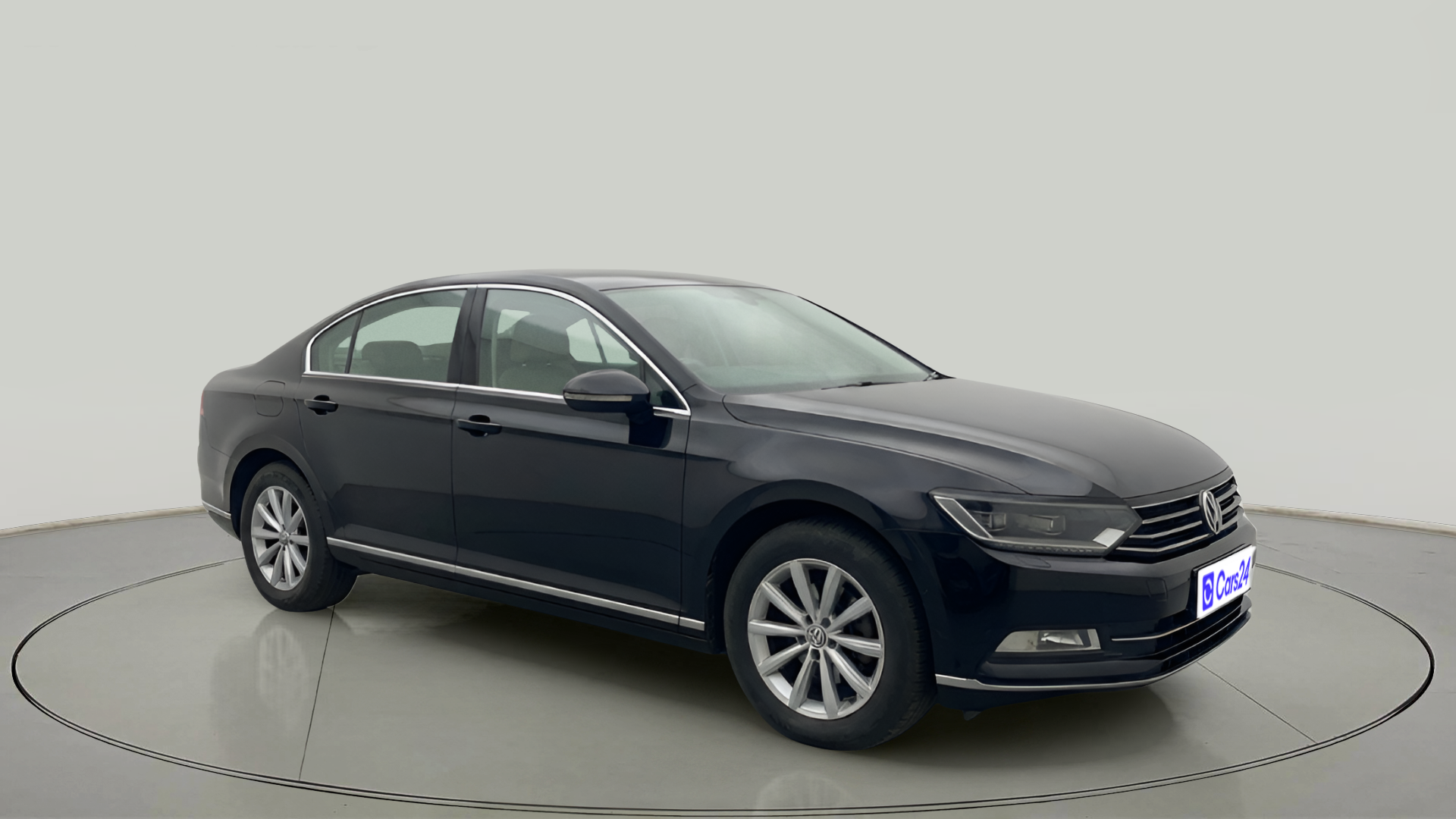 2017 Volkswagen Passat HIGHLINE DSG, Diesel, Automatic, 1,23,285 km, exterior