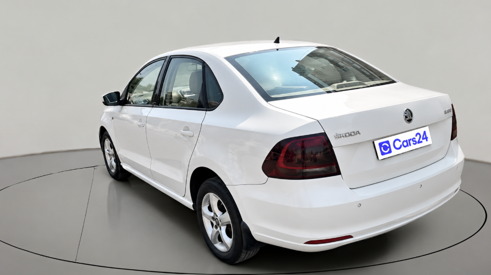 2014 Skoda Rapid ELEGANCE 1.6 TDI CR MT, Diesel, Manual, 1,32,440 km, exterior