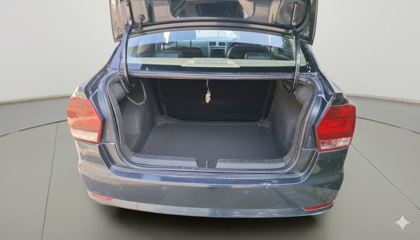 2018 Volkswagen Ameo HIGHLINE PLUS 1.5L AT 16 ALLOY, Diesel, Automatic, 96,853 km, exterior