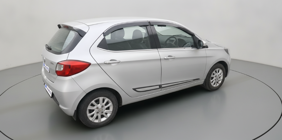 2016 Tata Tiago XZ DIESEL, Diesel, Manual, 82,258 km, exterior