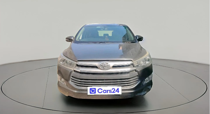 2017 Toyota Innova Crysta 2.4 VX 8 STR, Diesel, Manual, 1,06,374 km, exterior