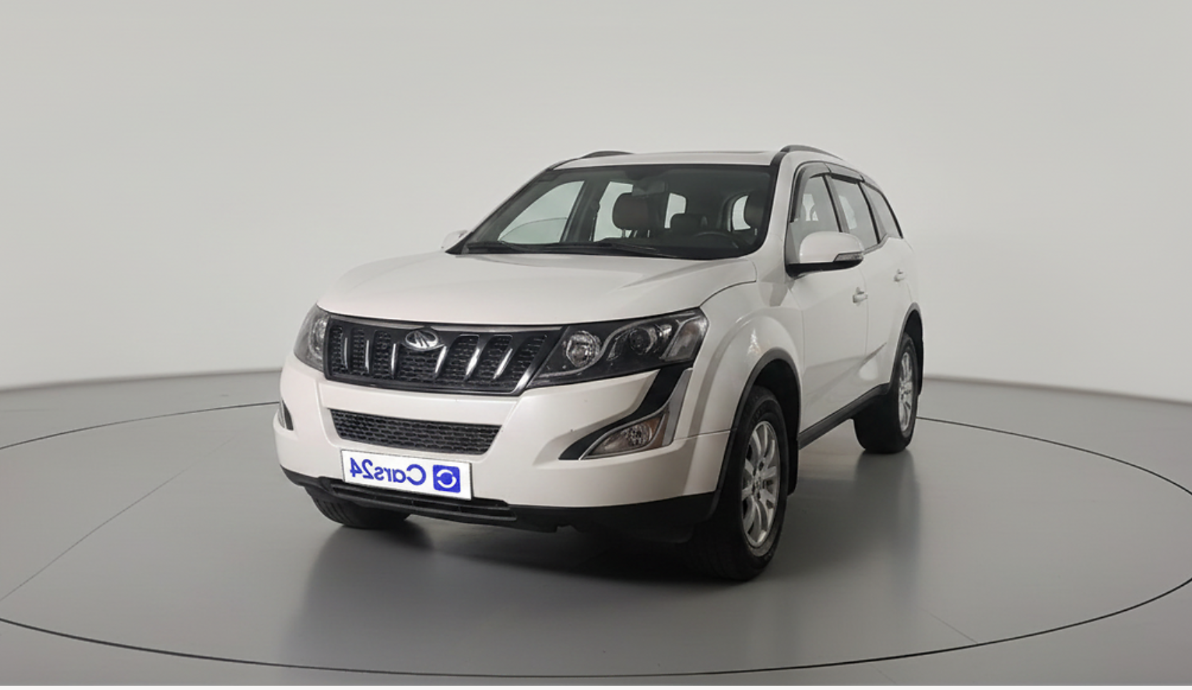 2017 Mahindra XUV500 W10, Diesel, Manual, 2,30,673 km, exterior