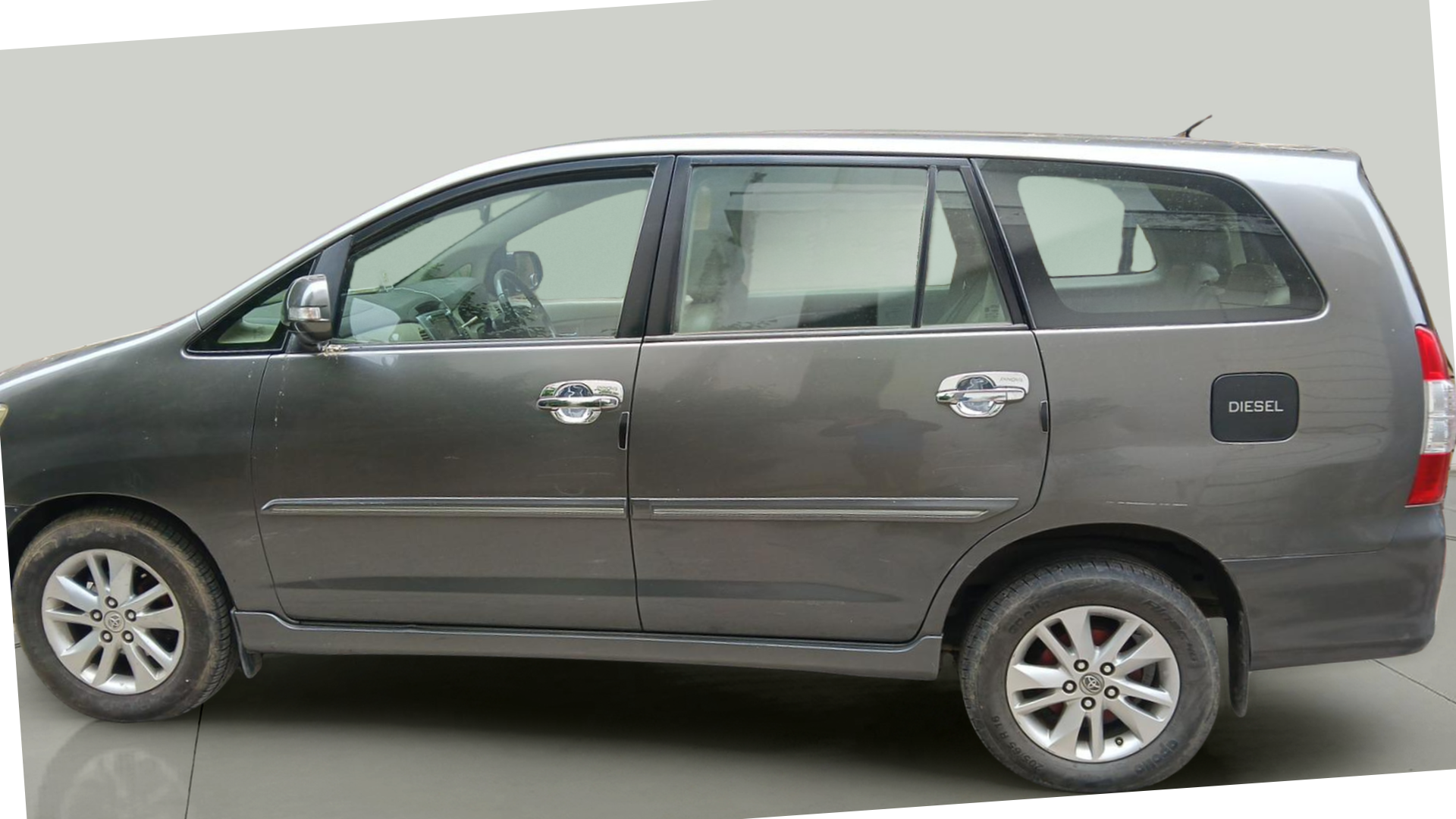 2013 Toyota Innova 2.5 VX 7 STR, Diesel, Manual, 67,310 km, exterior