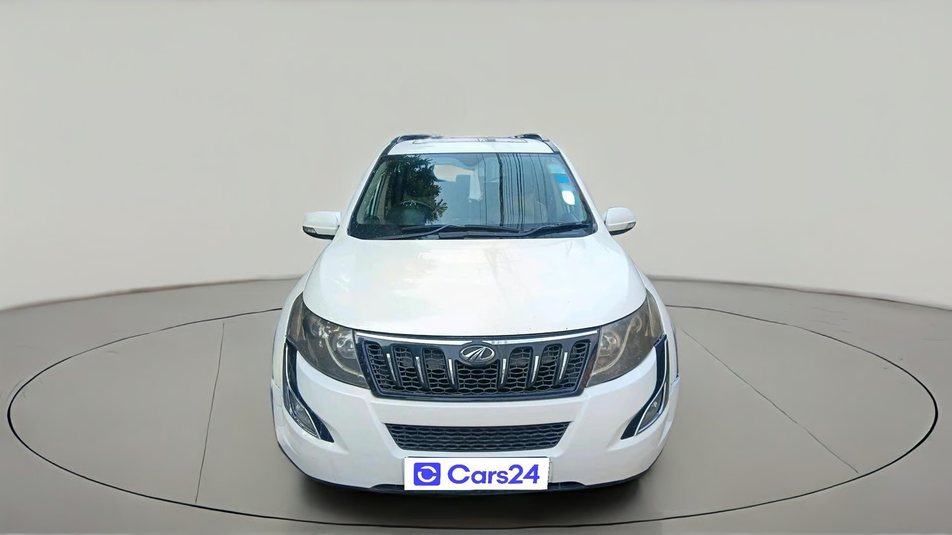 2015 Mahindra XUV500 W10 AT, Diesel, Automatic, 1,90,704 km, exterior