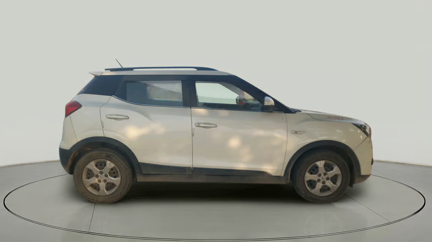 2019 Mahindra XUV300 W6 1.2 PETROL, Petrol, Manual, 83,388 km, exterior