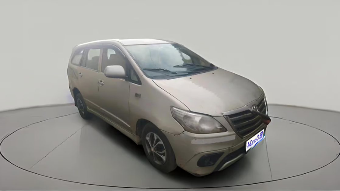 2014 Toyota Innova 2.5 GX 8 STR, Diesel, Manual, 2,60,205 km, exterior