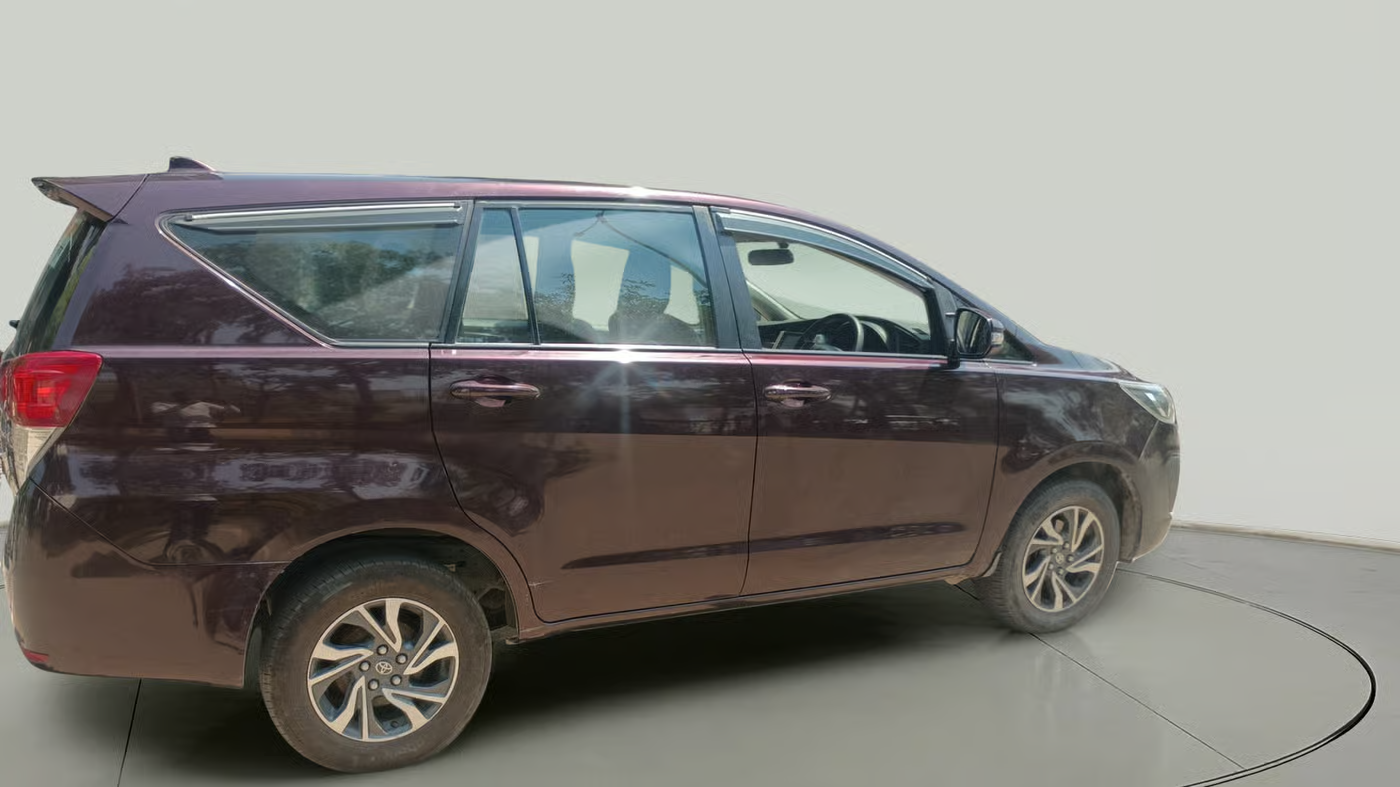 2017 Toyota Innova Crysta 2.8 ZX AT 7 STR, Diesel, Automatic, 1,90,557 km, exterior