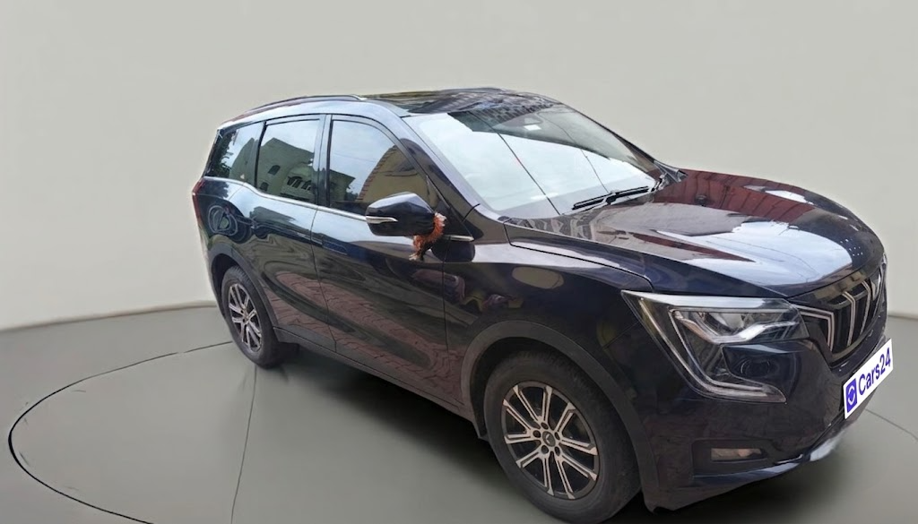 2022 Mahindra XUV700 AX 7 D MT 7 STR, Diesel, Manual, 23,924 km, exterior