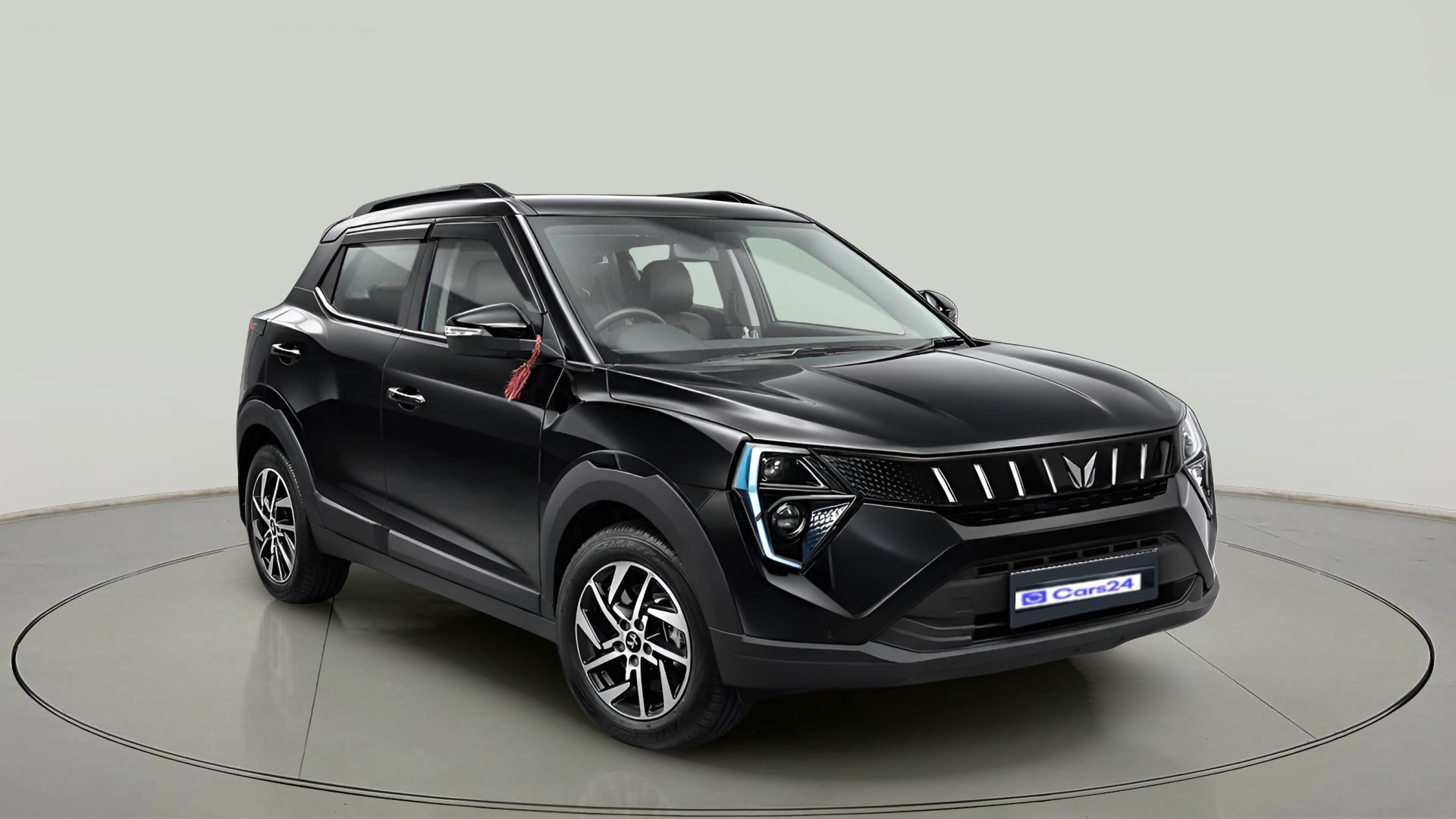 2024 Mahindra XUV 3XO AX5L 1.2 TGDi AT, Petrol, Automatic, 4,358 km, exterior