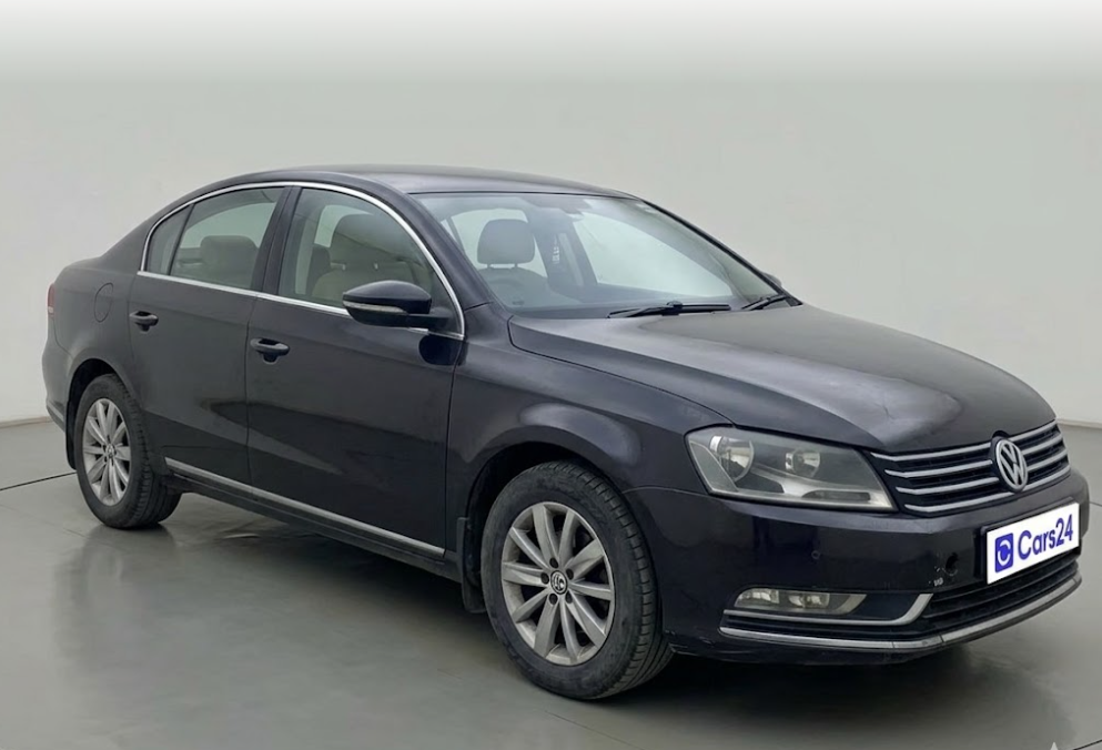 2013 Volkswagen Passat TRENDLINE MT, Diesel, Manual, 2,07,626 km, exterior