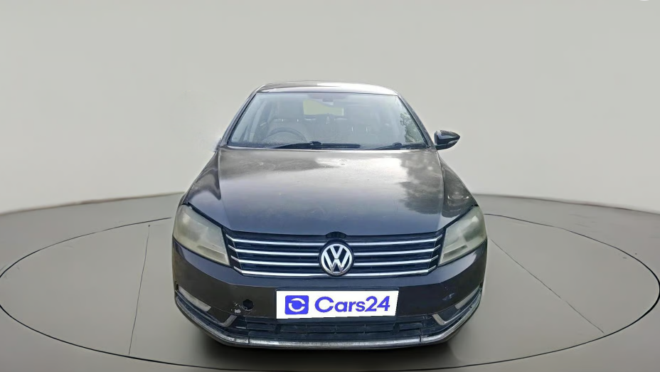 2013 Volkswagen Passat TRENDLINE MT, Diesel, Manual, 2,07,626 km, exterior