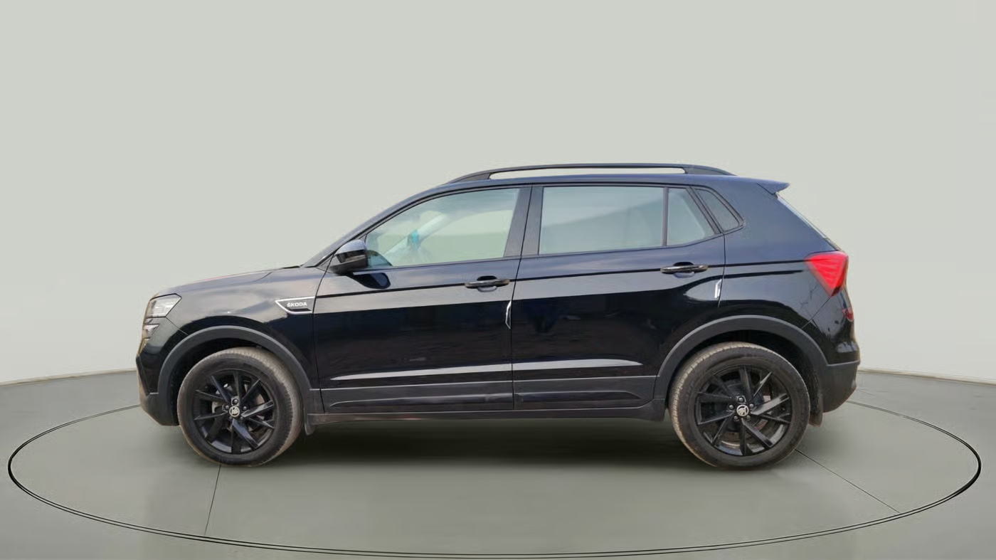 2025 Skoda KUSHAQ Sportline 1.0L TSI MT, Petrol, Manual, 15,739 km, exterior