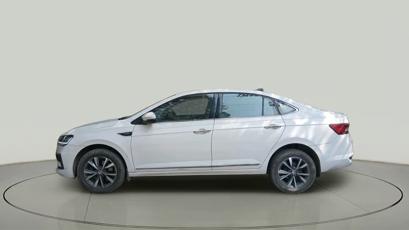 2023 Skoda SLAVIA STYLE 1.0L TSI MT, Petrol, Manual, 34,965 km, exterior