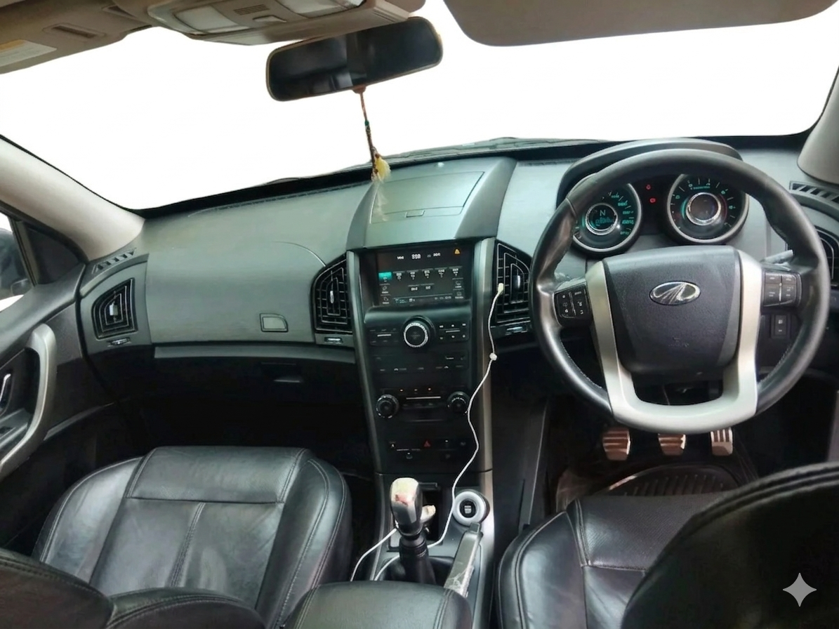 2017 Mahindra XUV500 W10, Diesel, Manual, 1,55,836 km, interior