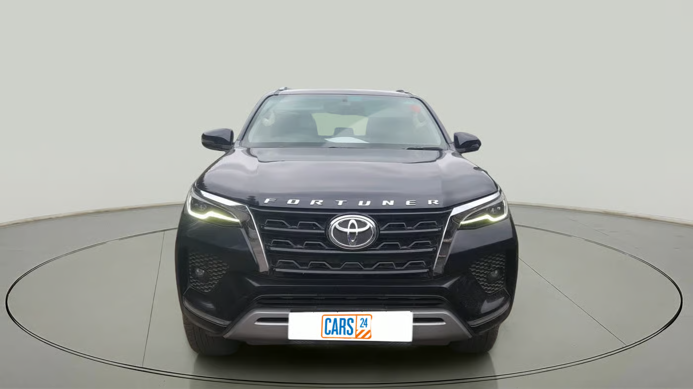 2021 Toyota Fortuner 4X4 AT 2.8 DIESEL, Diesel, Automatic, 2,69,874 km, exterior