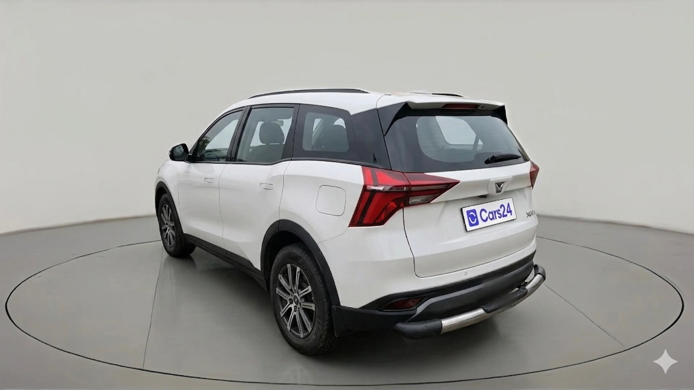 2022 Mahindra XUV700 MX D MT 5 STR, Diesel, Manual, 54,189 km, exterior