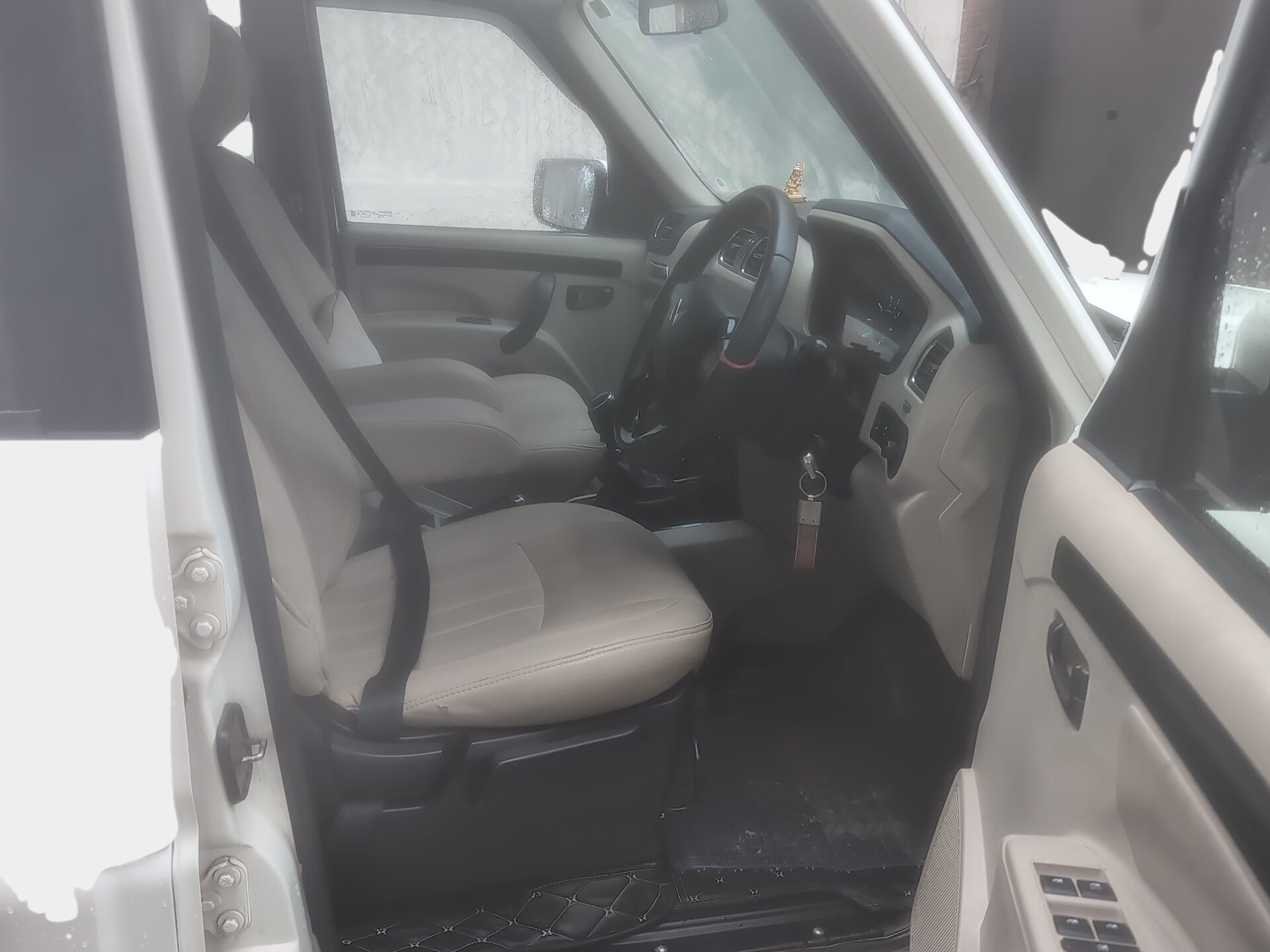 2023 Mahindra SCORPIO CLASSIC S11 MT 7S CC, Diesel, Manual, 76,767 km, interior